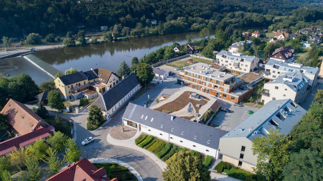 Hotel Panska Zahrada Dobrichovice Exterior photo